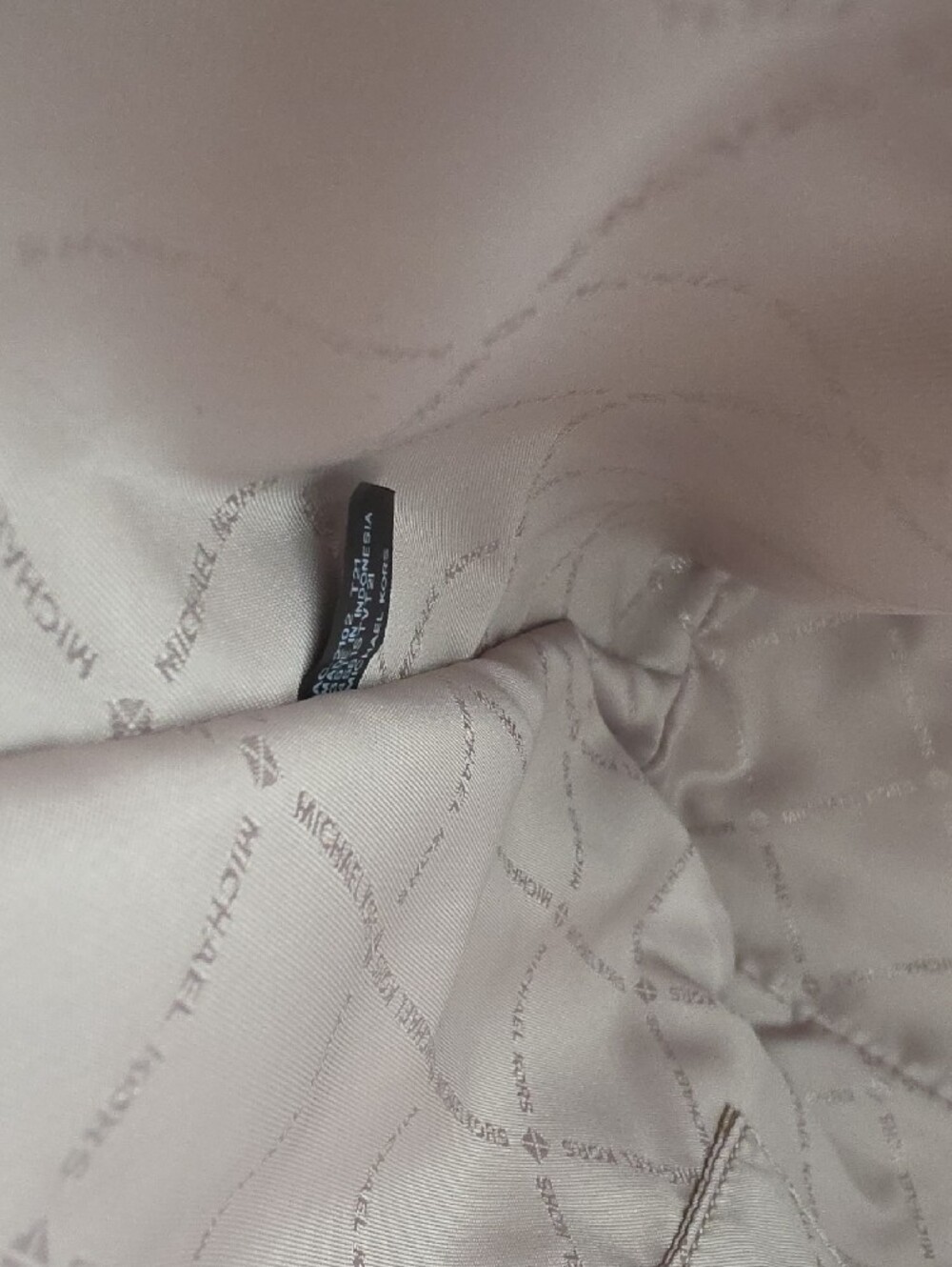 Michael Kors Blue & White Tie-Dye Wash MK Monogram Canvas Large Tote (NWOT)🩵🤍 - Picture 11 of 14
